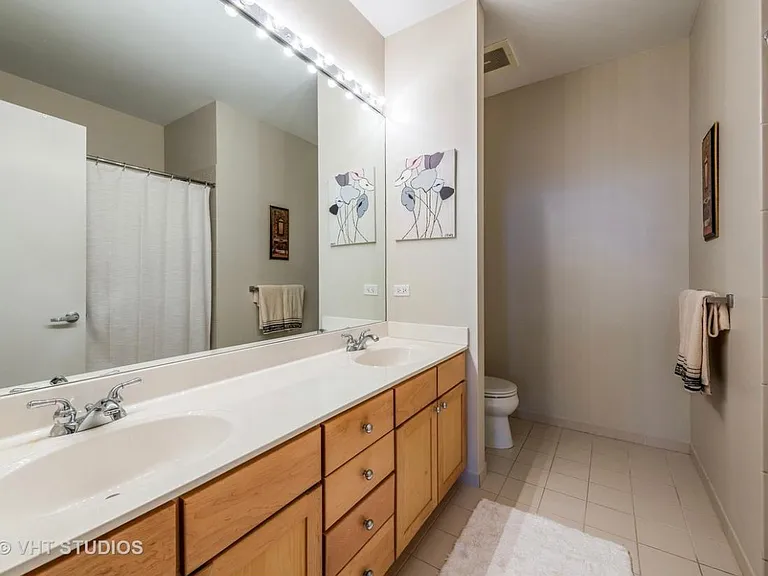 720 N Larrabee St #912 — Photo 9