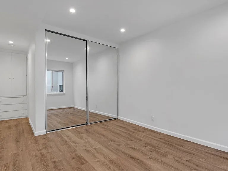 542 Glenrock Ave — Photo 24