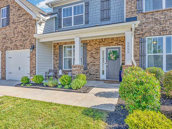 3rd image of 6055 Thicket Ln