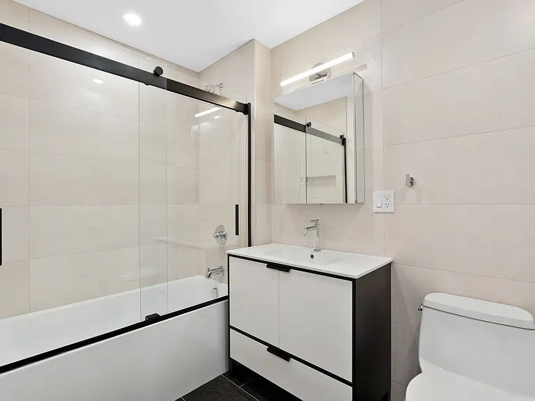 590 Orange St #4 — Photo 10