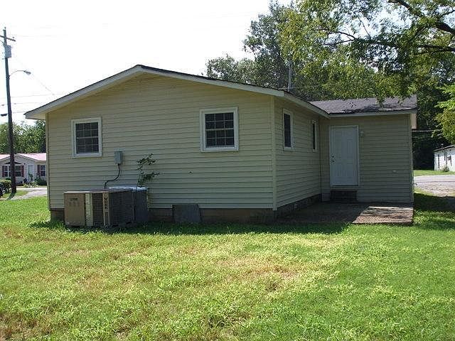 2nd image of 223 Jennings Ave