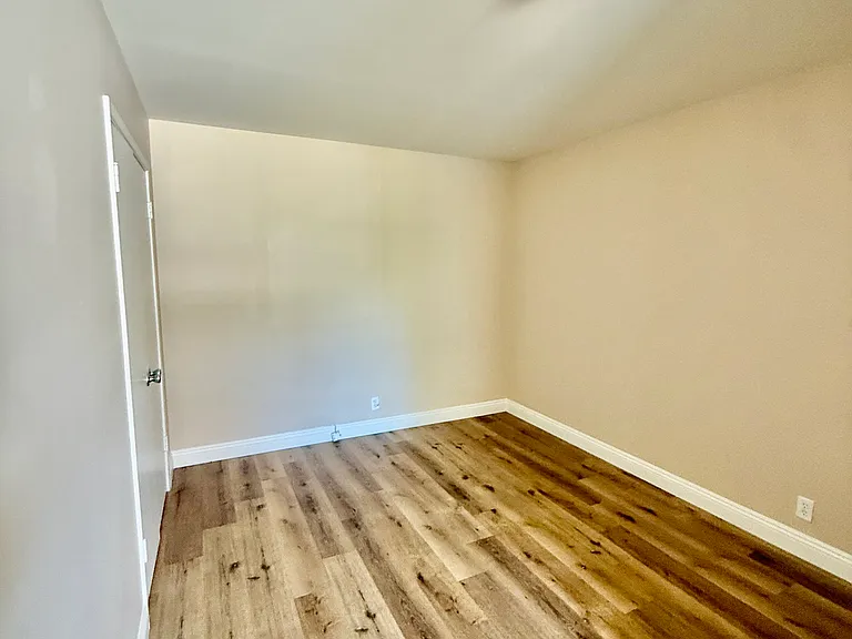 3154 Bartlett Ave — Photo 11