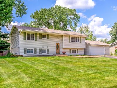 10701 Sunset Rd, Brooklyn Park, MN, 55443