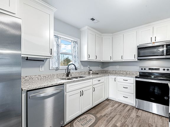 5th image of 234 N Walnut St