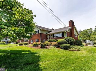 10240 Dale Dr, Fairfax, VA 22030