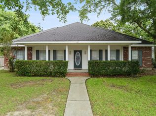 413 Pecan Park Dr, Bay Saint Louis, MS 39520