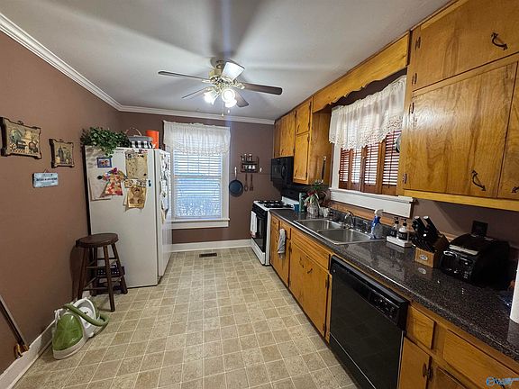 5th image of 613 Sizemore St