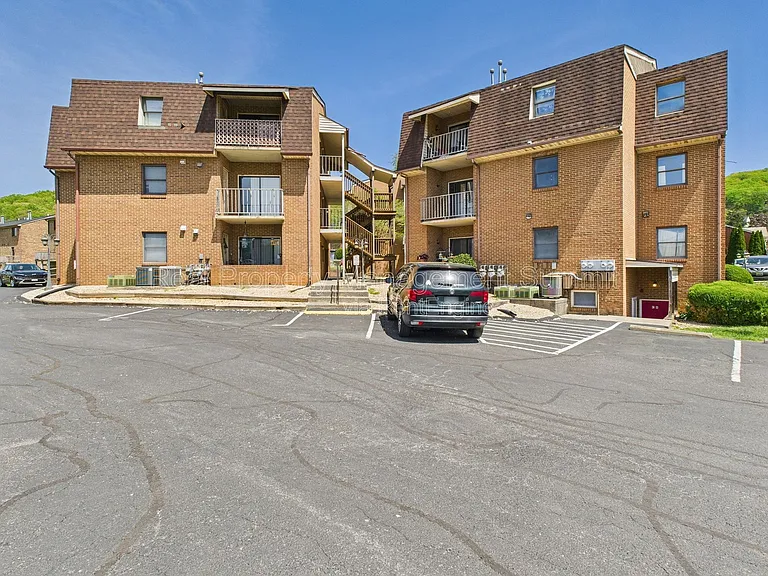 325 Campbell St. — Photo 20