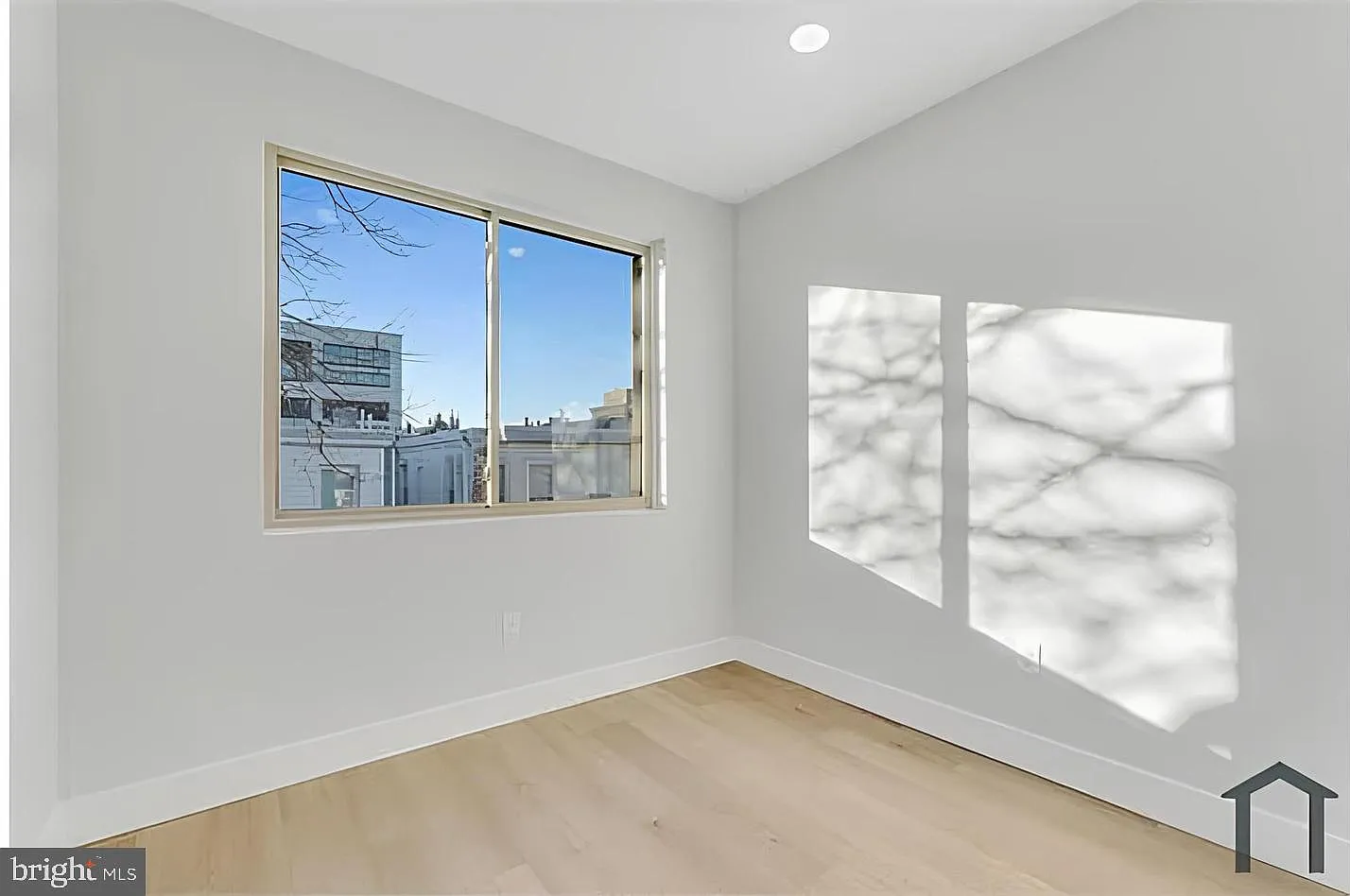 2 bed, 2.0 bath, 3270 sqft, $1,650 — Photo 3