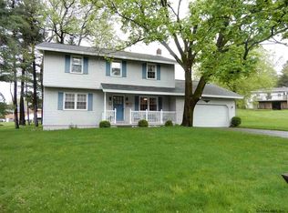 10 Hillside Rd, Troy, NY 12182