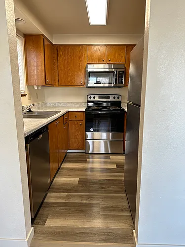 Sunset Square Apartments Photo 1