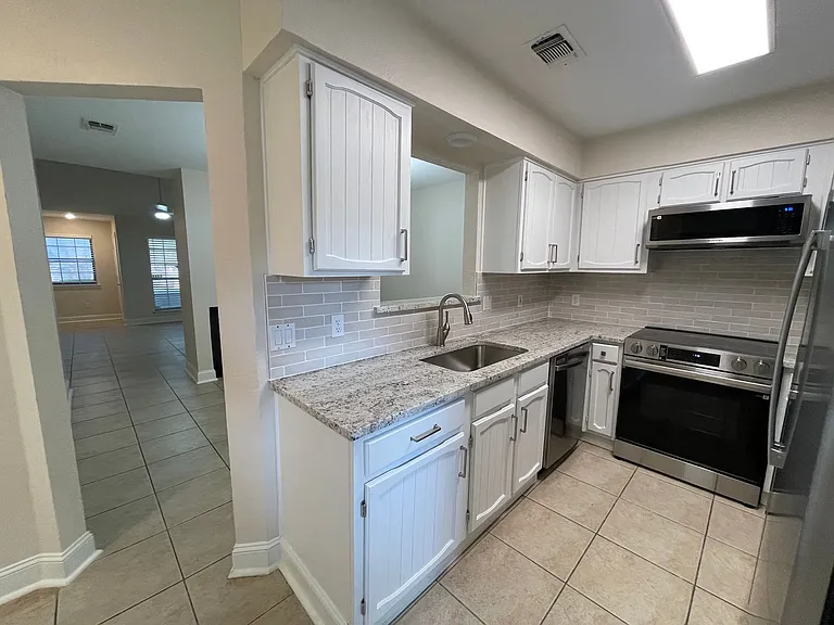2916 Kathleen Ln — Photo 8