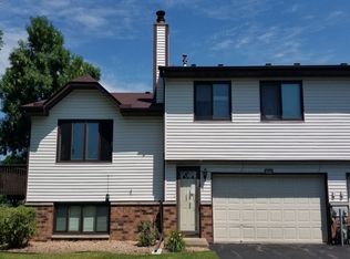 8503 S Maplebrook Cir, Brooklyn Park, MN 55445