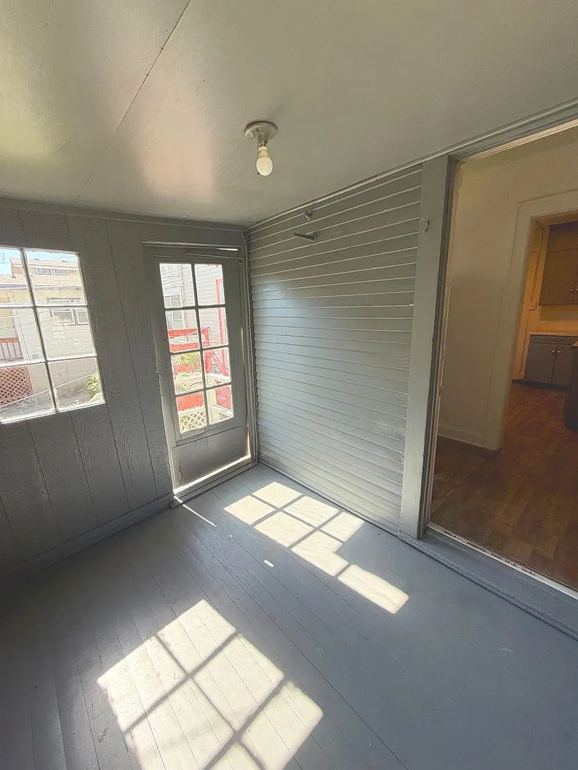 Beautifully Remodeled Home in Kansas City! — Photo 4