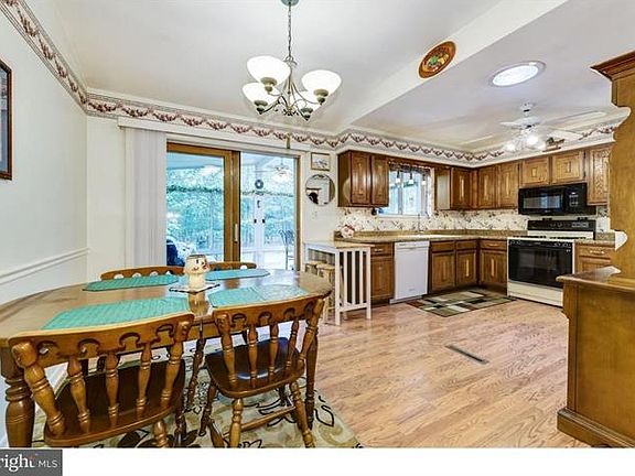 4th image of 507 Wisconsin Trl