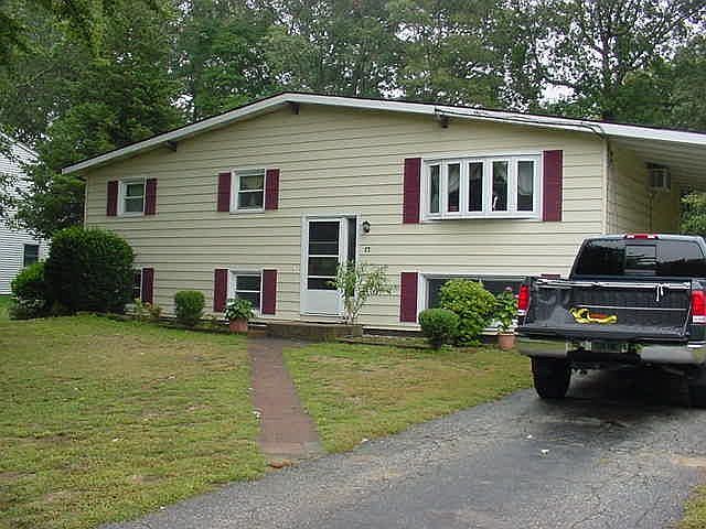 Charming Raised Ranch!