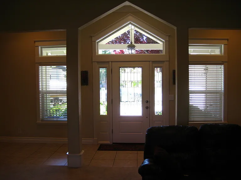 105 Sterling Oaks Dr — Photo 3