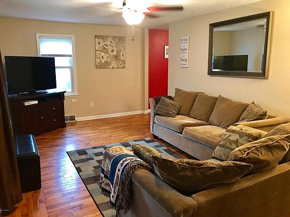 2nd image of 404 Wellington Ave