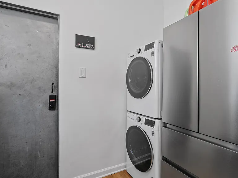 3401 Butler St #F2 — Photo 11