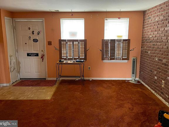 5th image of 1009 Somerset St