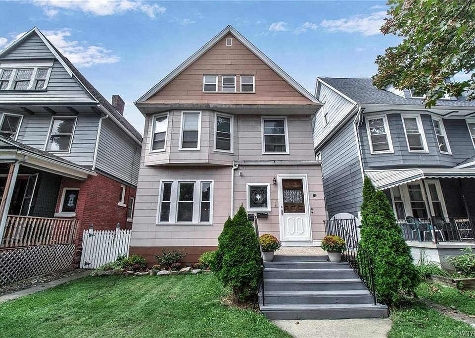 1st image of 72 Hoyt St