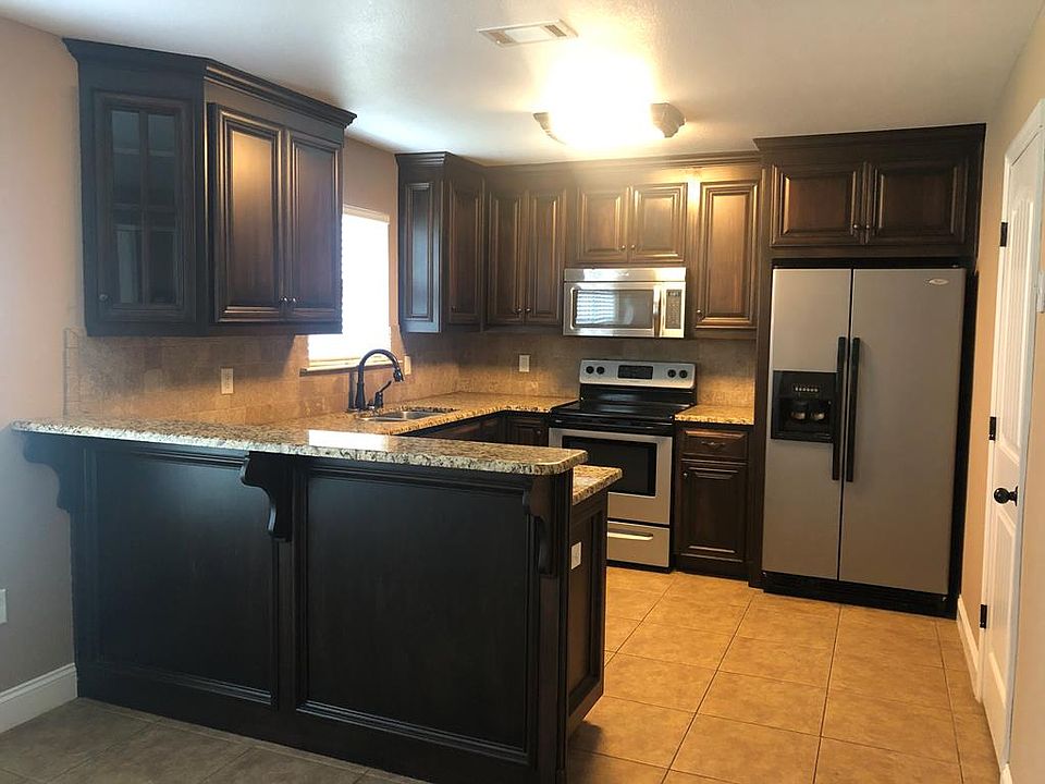2nd image of 4908 Stonewall Cir