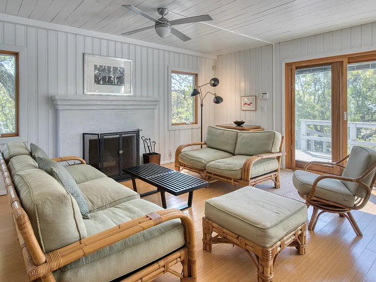 2045 Lake Dr — Photo 6