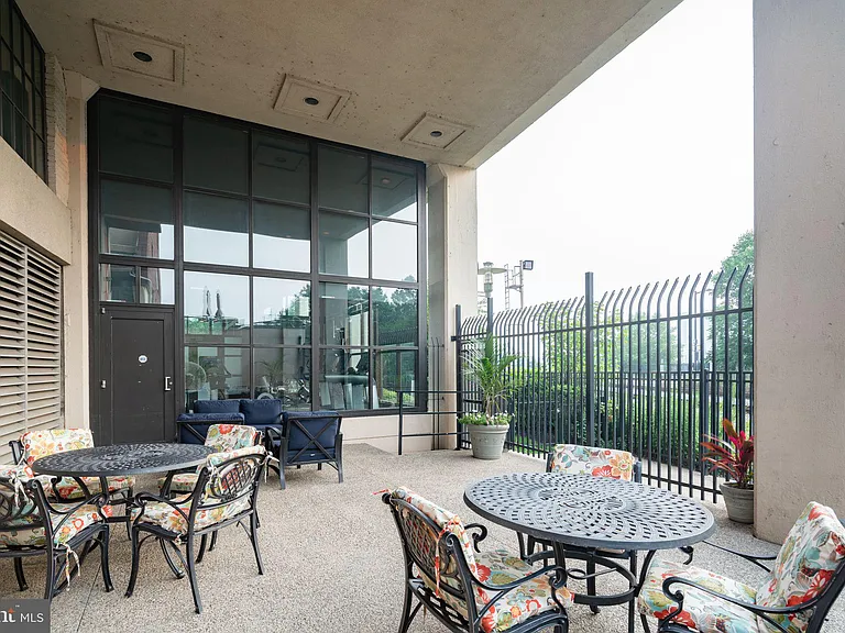 2429 Locust St #41-213 — Photo 15