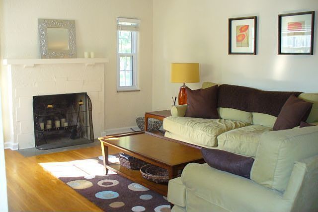 2nd image of 967 Croyden Dr