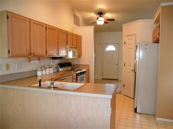 4th image of 8343 Willowdale Dr