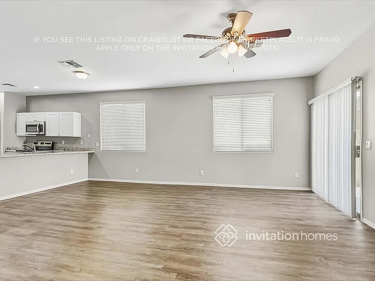 6914 S 37th Gln — Photo 4