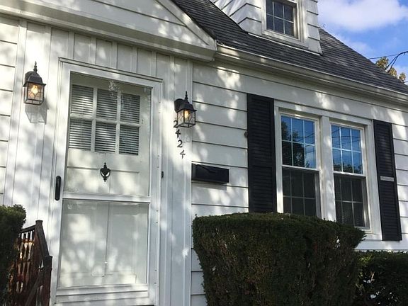 3rd image of 2424 Clover Crest Dr