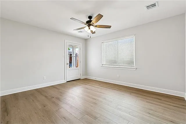 433 Greenmount Dr #B — Photo 3