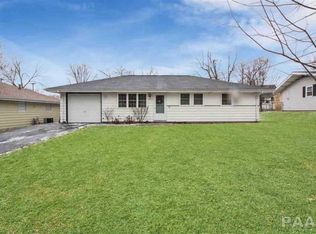 5613 N Mar Vista Dr, Peoria, IL 61614