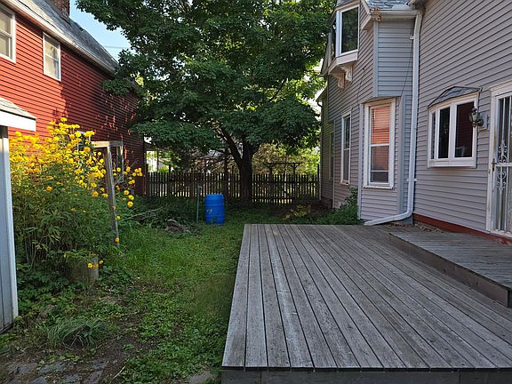 3rd image of 806 E 36th St