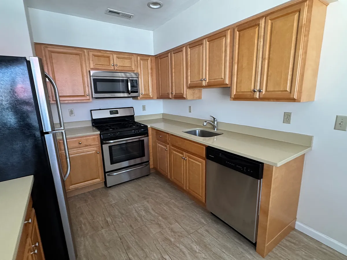 Building Photo - 530-532 Boston Post Rd #STUDIOS