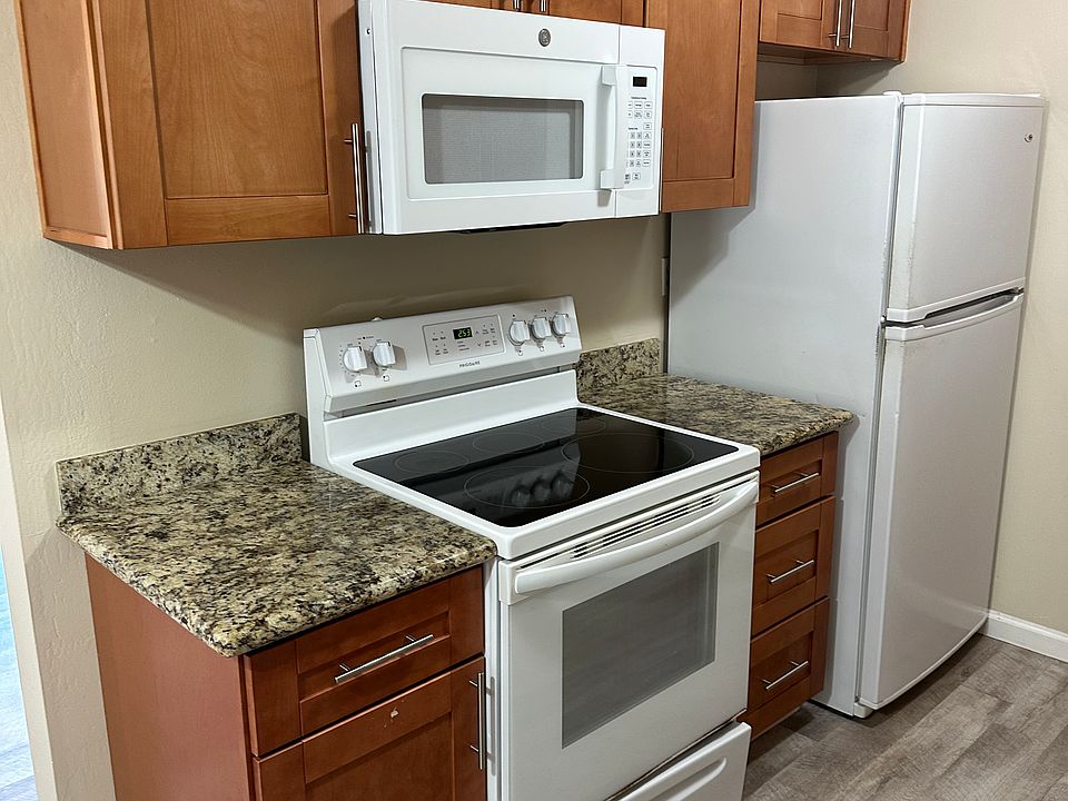 1st image of 376 College Ave APT 9