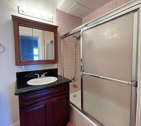 5th image of 701 S Mariposa Ave APT 205