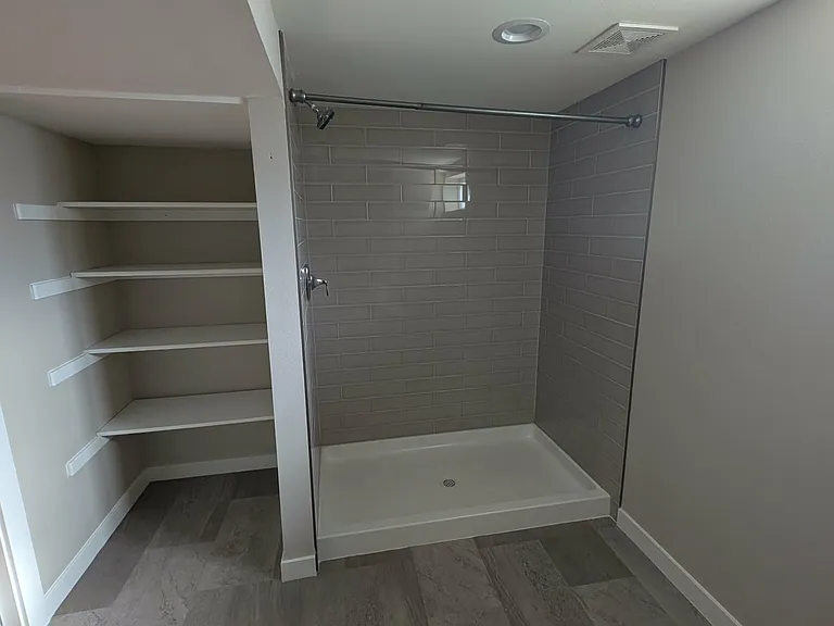 2907 W Princeton Ave — Photo 25
