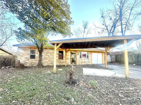 315 S 42nd St, Van Buren, AR 72956