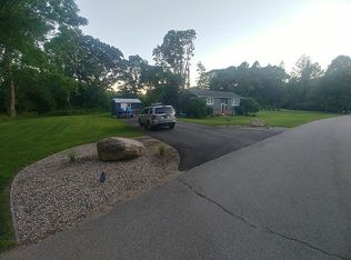 77 Rose Hill Rd, Saunderstown, RI 02874