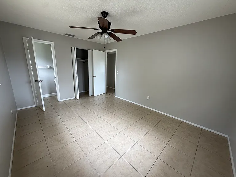 2906 Winfield St — Photo 7