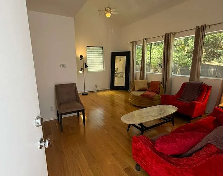 8572 Wonderland Ave — Photo 11
