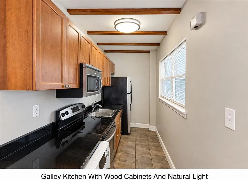1 bed, 1.0 bath, 585 sqft, $1,650 — Photo 2