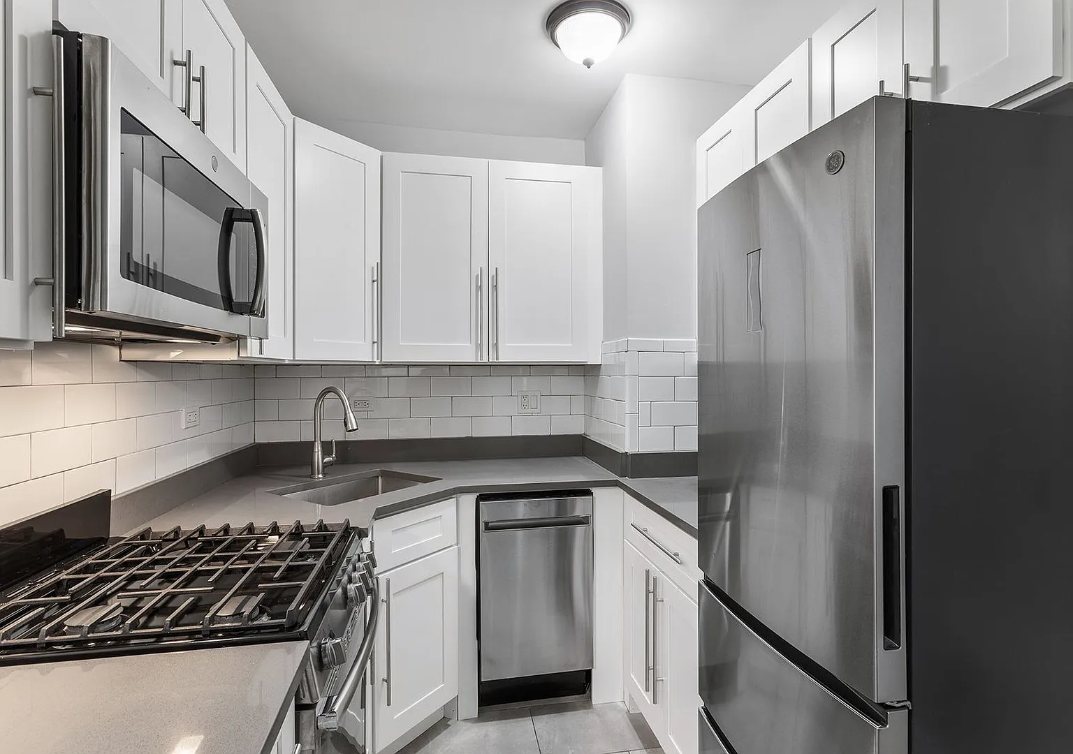 The 1521 Sherwin — Photo 2