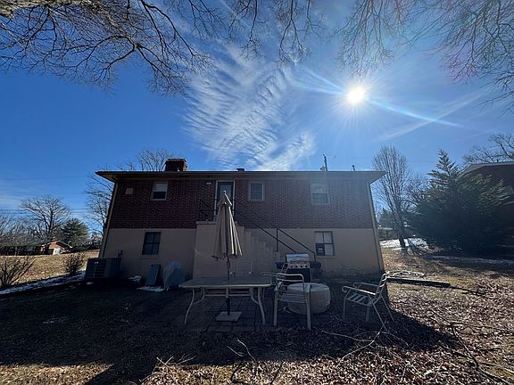5th image of 608 Oakland Dr