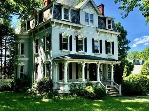 8 Garfield Place, Poughkeepsie, NY 12601