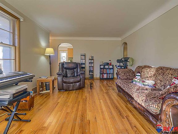 4th image of 5034 S 84th St