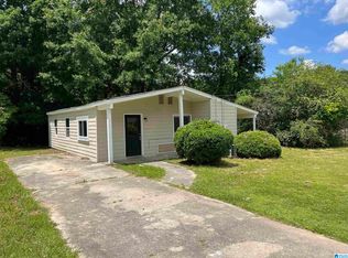 1013 Manor Cir, Bessemer, AL 35020