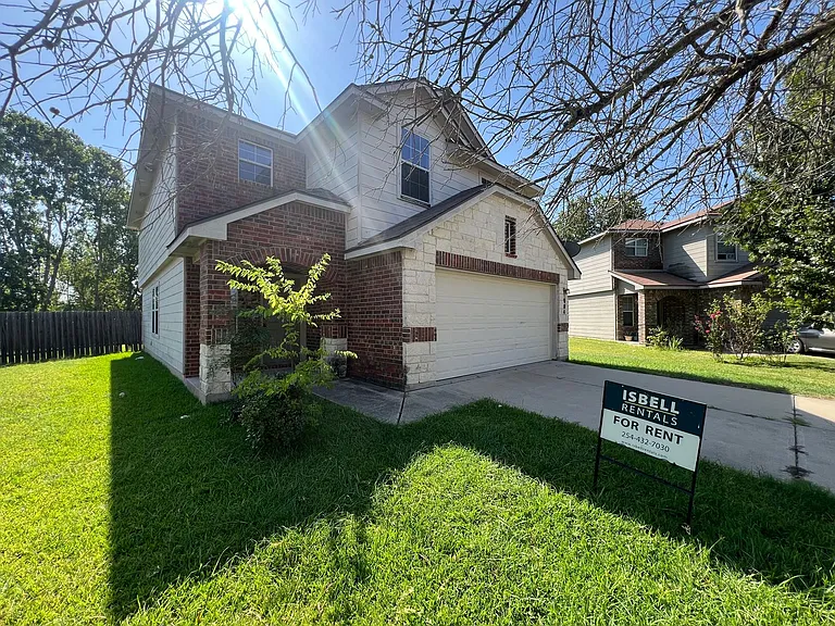 804 Perseus Dr — Photo 1